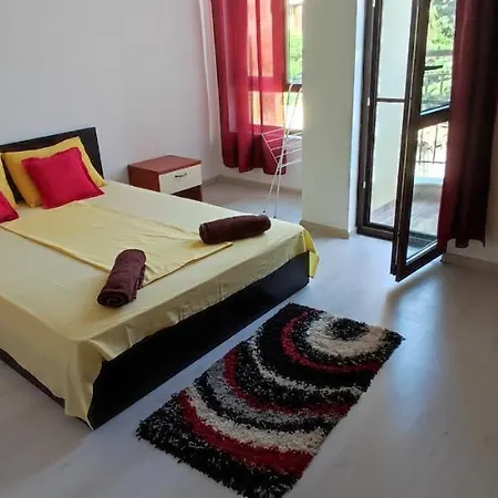 Apartmán къща поморини *