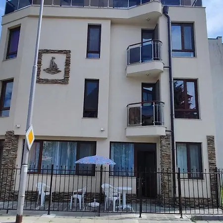 Apartmán къща поморини *