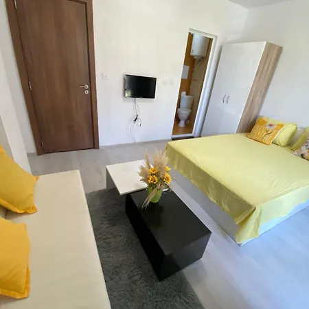 Апартамент къща поморини