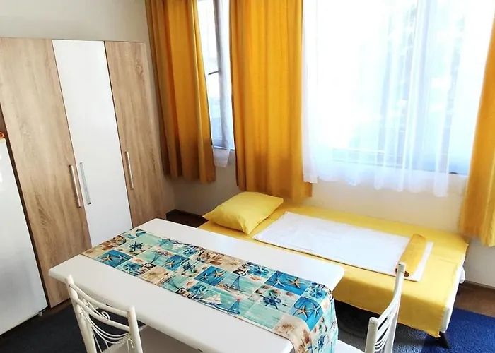 דירה къща поморини *